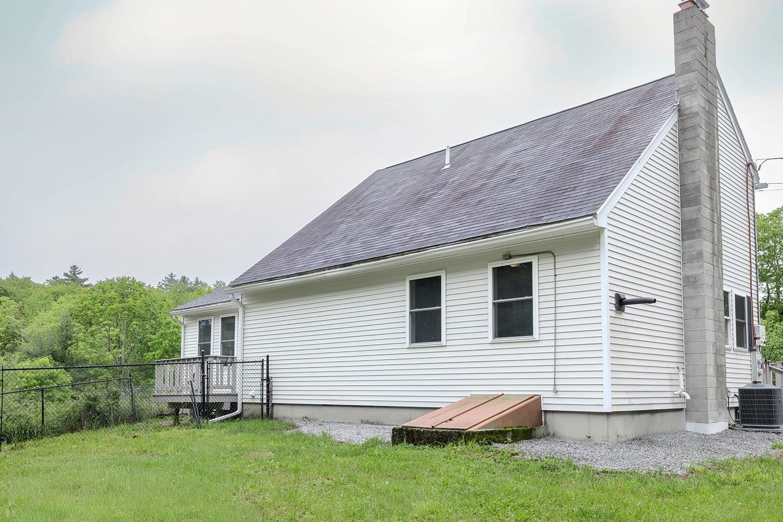 162 Hodgdon Road Weare, NH 03281 - Photo 3 of 34