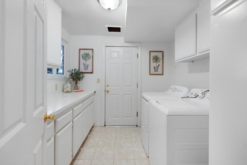 755 Cumberland Drive Gilroy, CA 95020 - Photo 24 of 52 a bathroom with a sink and mirror