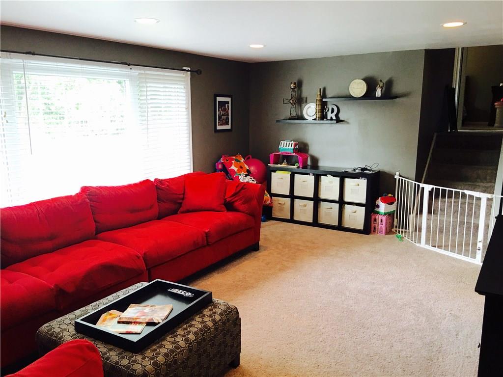 1487 Mayview Road Upper St. Clair, PA 15241 - Photo 4 of 25 Gallery Image 4