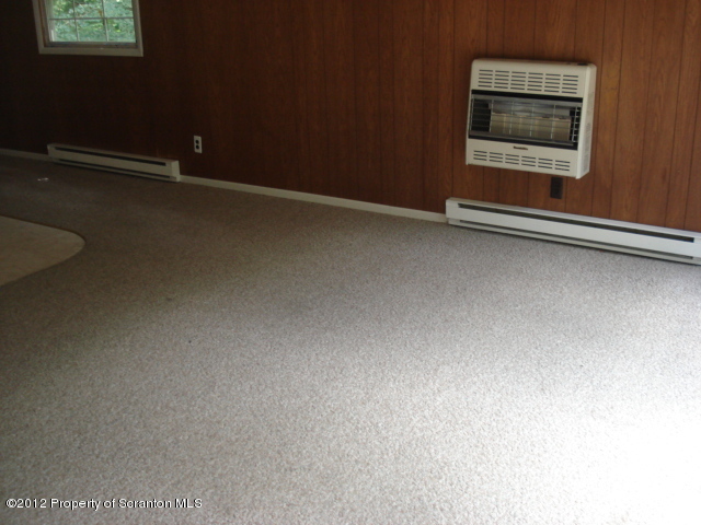 132 Red Pine Road Dingmans Ferry, PA 18328 - Photo 4 of 10 Gallery Image 4
