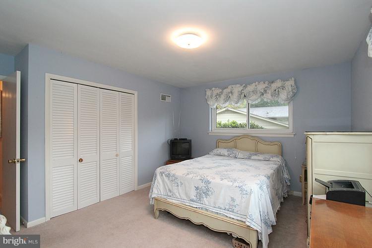 6606 Greyswood Road Bethesda, MD 20817 - Photo 8 of 26 Bath (Master) w/double-wide closet and...