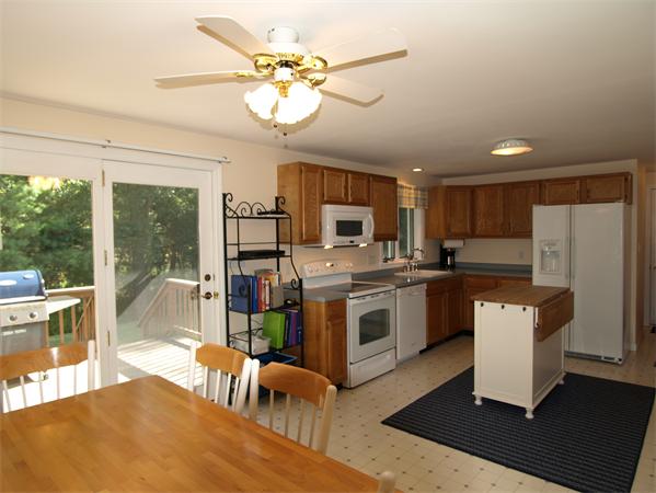 8 Robbins Road Ayer, MA 01432 - Photo 4 of 25