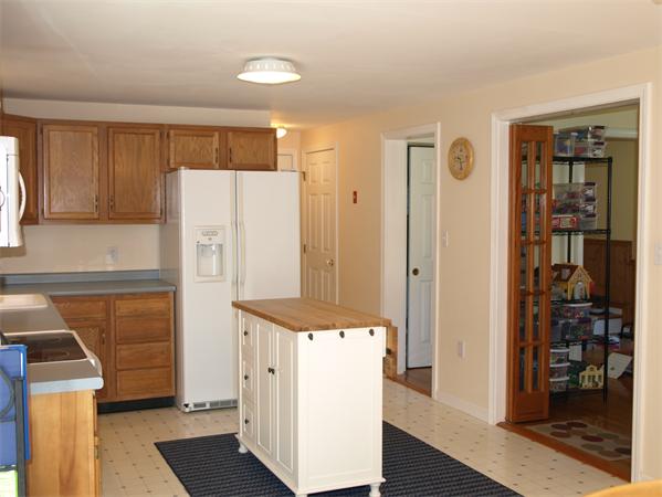 8 Robbins Road Ayer, MA 01432 - Photo 6 of 25