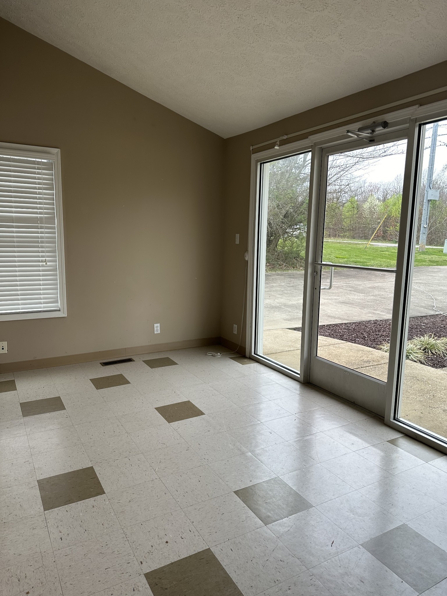 5652 Highway 100 Lyles, TN 37098 - Photo 20 of 21 a view of an empty room with a window