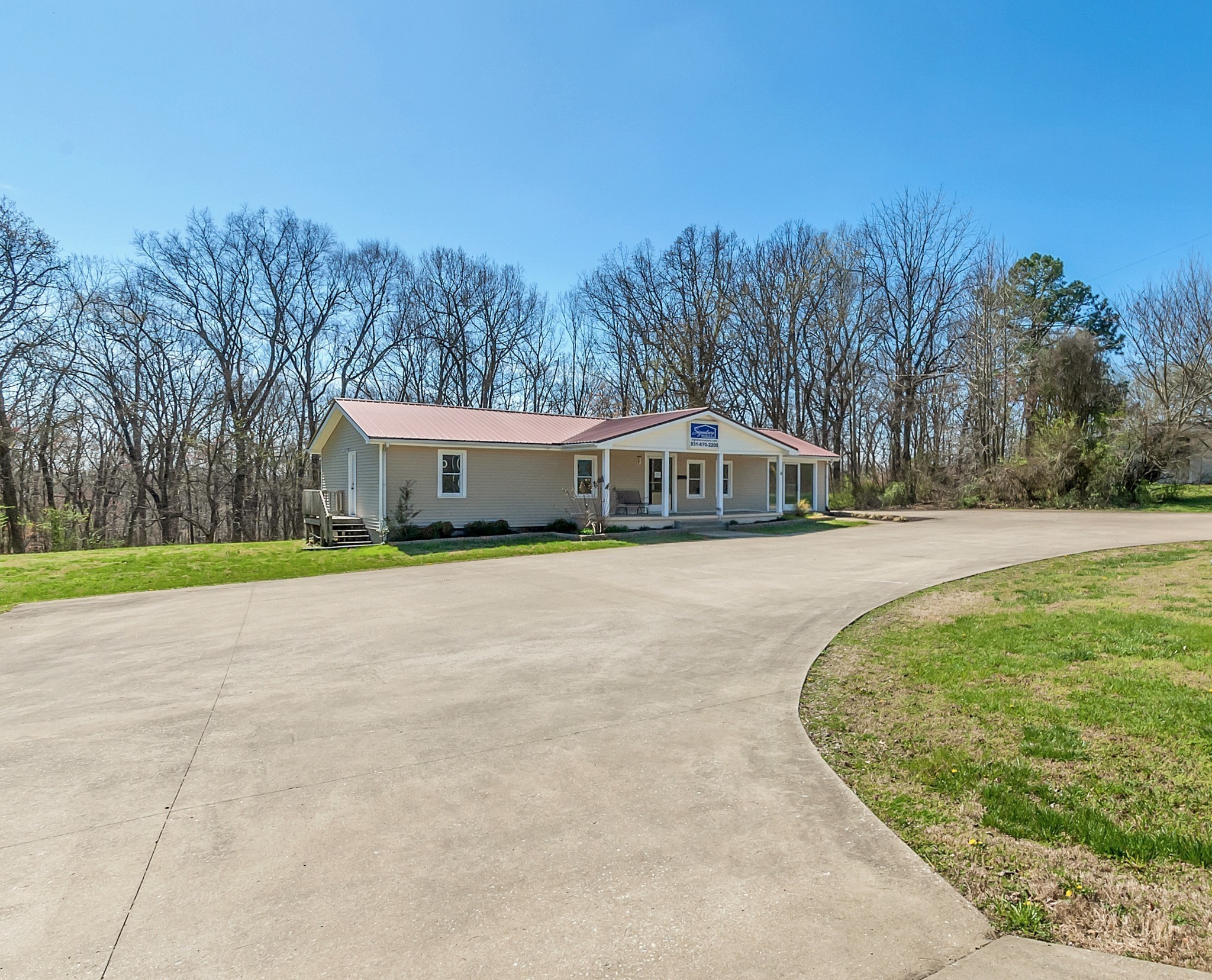 5652 Highway 100 Lyles, TN 37098 - Photo 2 of 21