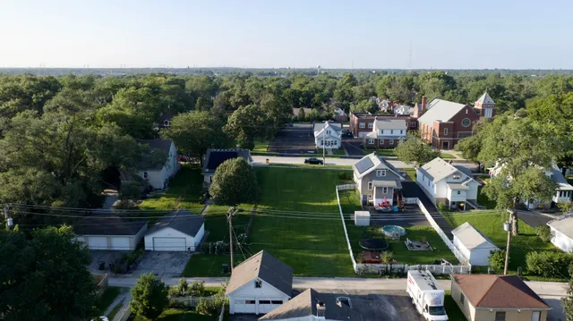 $39,900 | 2715 Indiana Avenue, Lansing, IL 60438