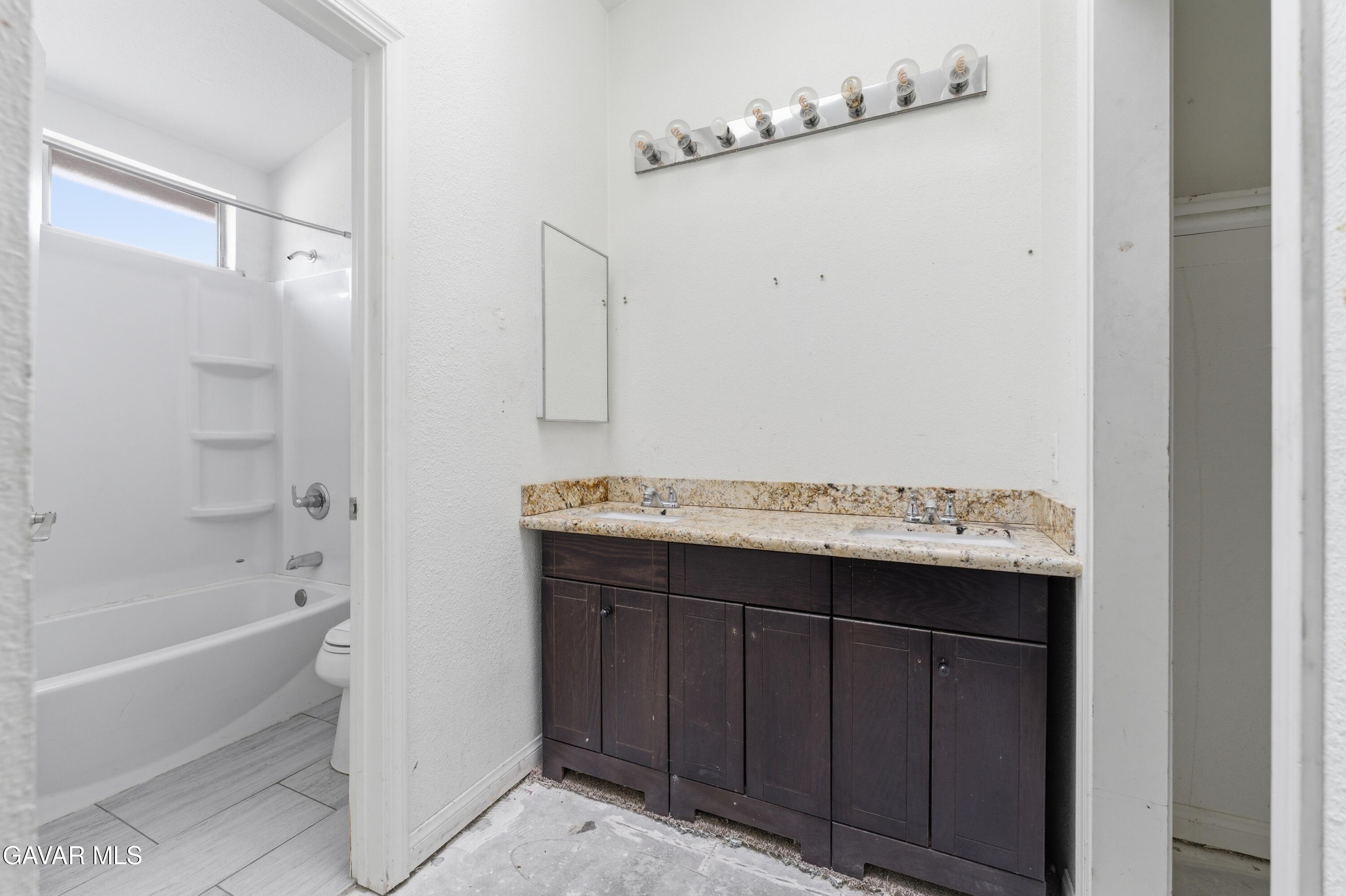 2629 East Kettering Street Lancaster, CA 93535 - Photo 8 of 13 04-JYP02221