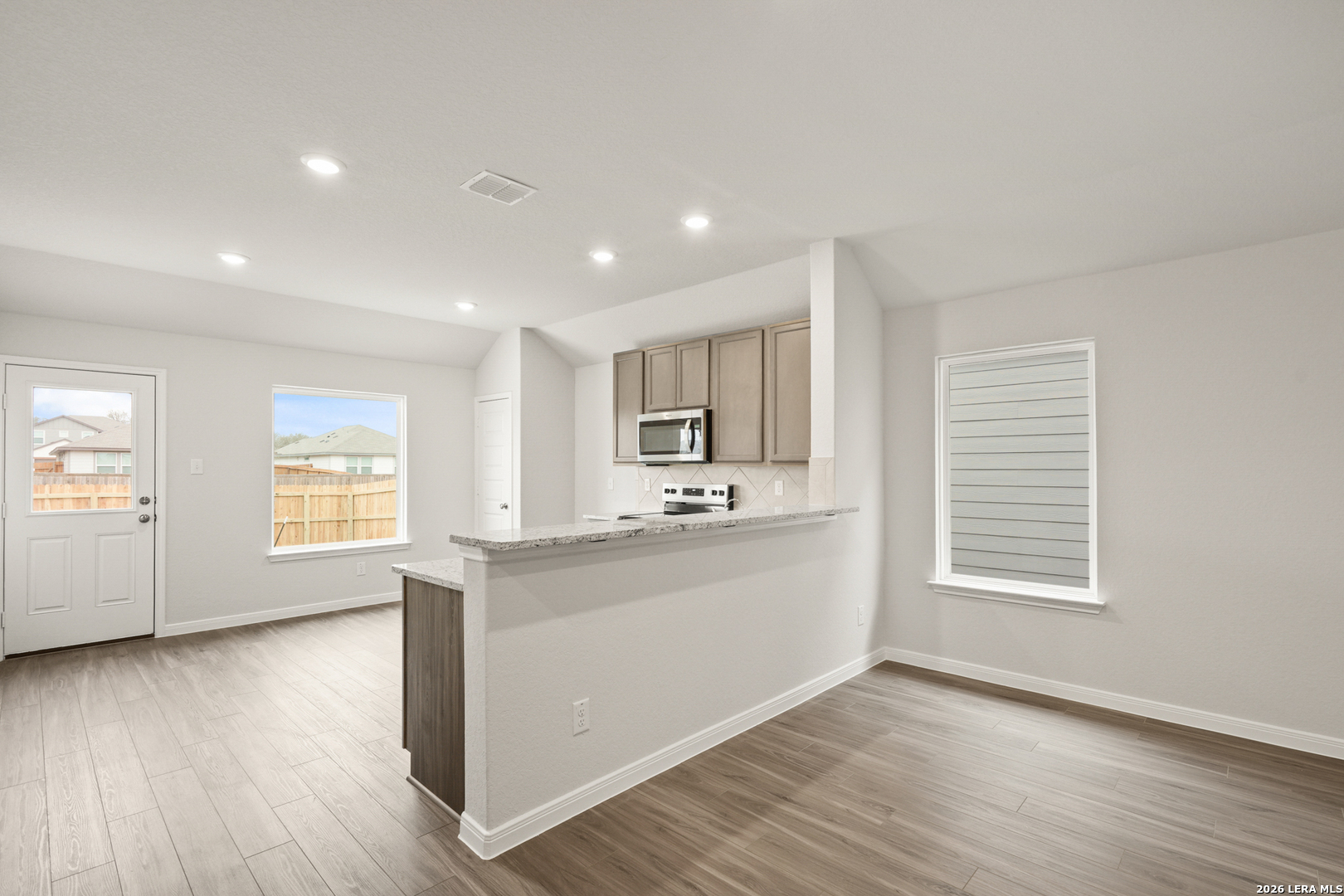 13608 Helton Pass St. Hedwig, TX 78152 - Photo 6 of 32