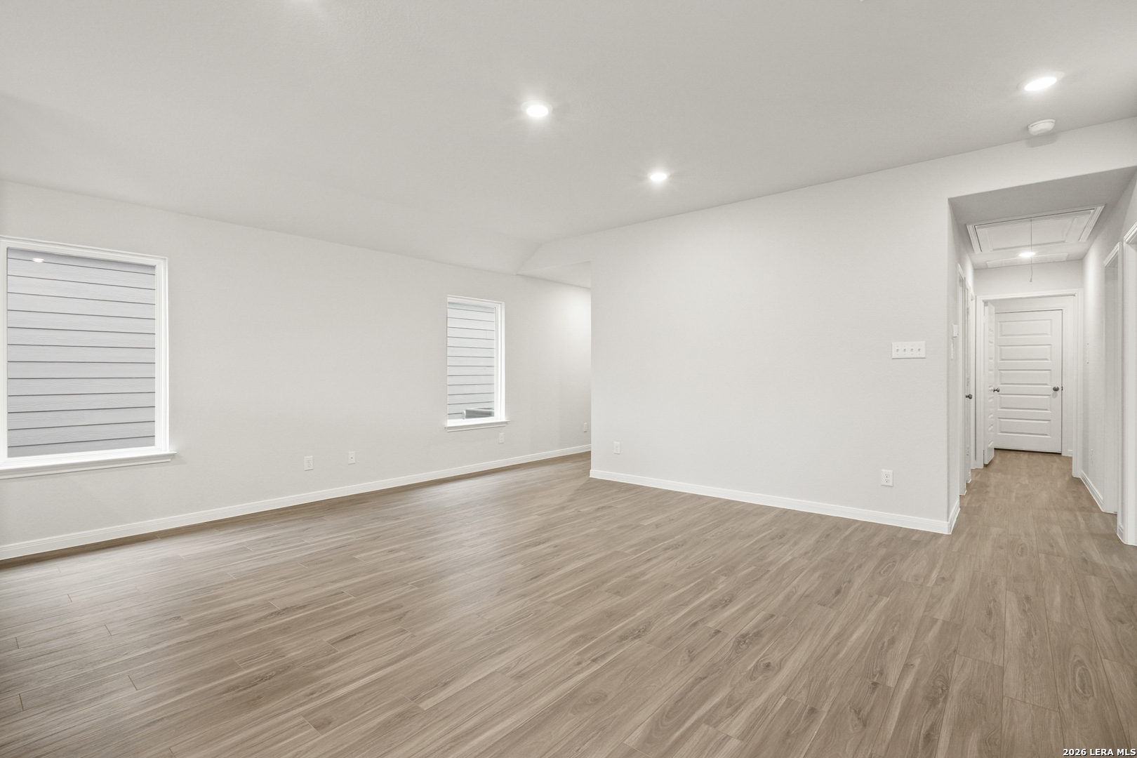 13608 Helton Pass St. Hedwig, TX 78152 - Photo 7 of 32