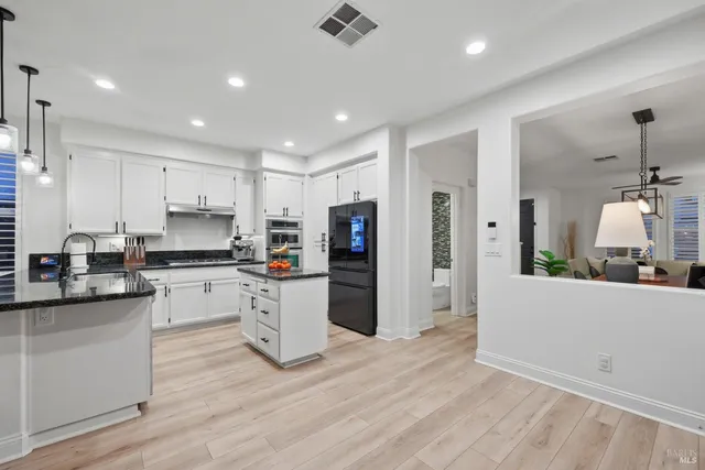 $988,000 | 1366 Birdie Drive, Windsor, CA 95492