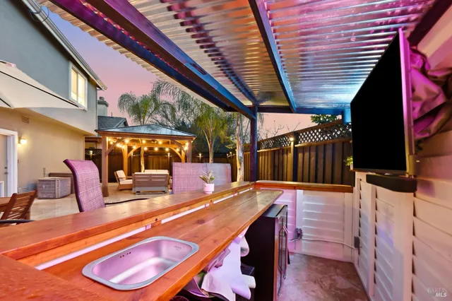 $988,000 | 1366 Birdie Drive, Windsor, CA 95492