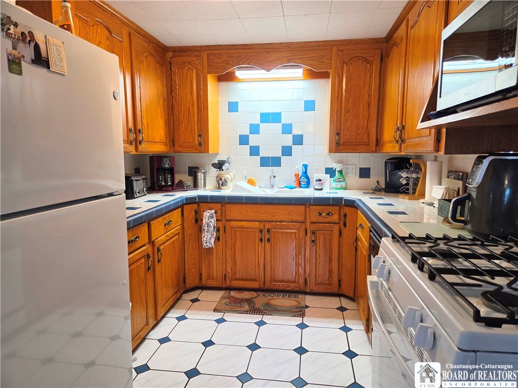 12206 Hanover Road Hanover, NY 14136 - Photo 5 of 26