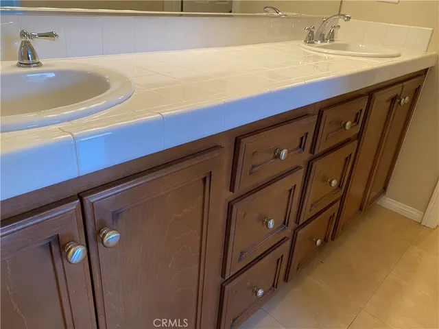 a close view of sink