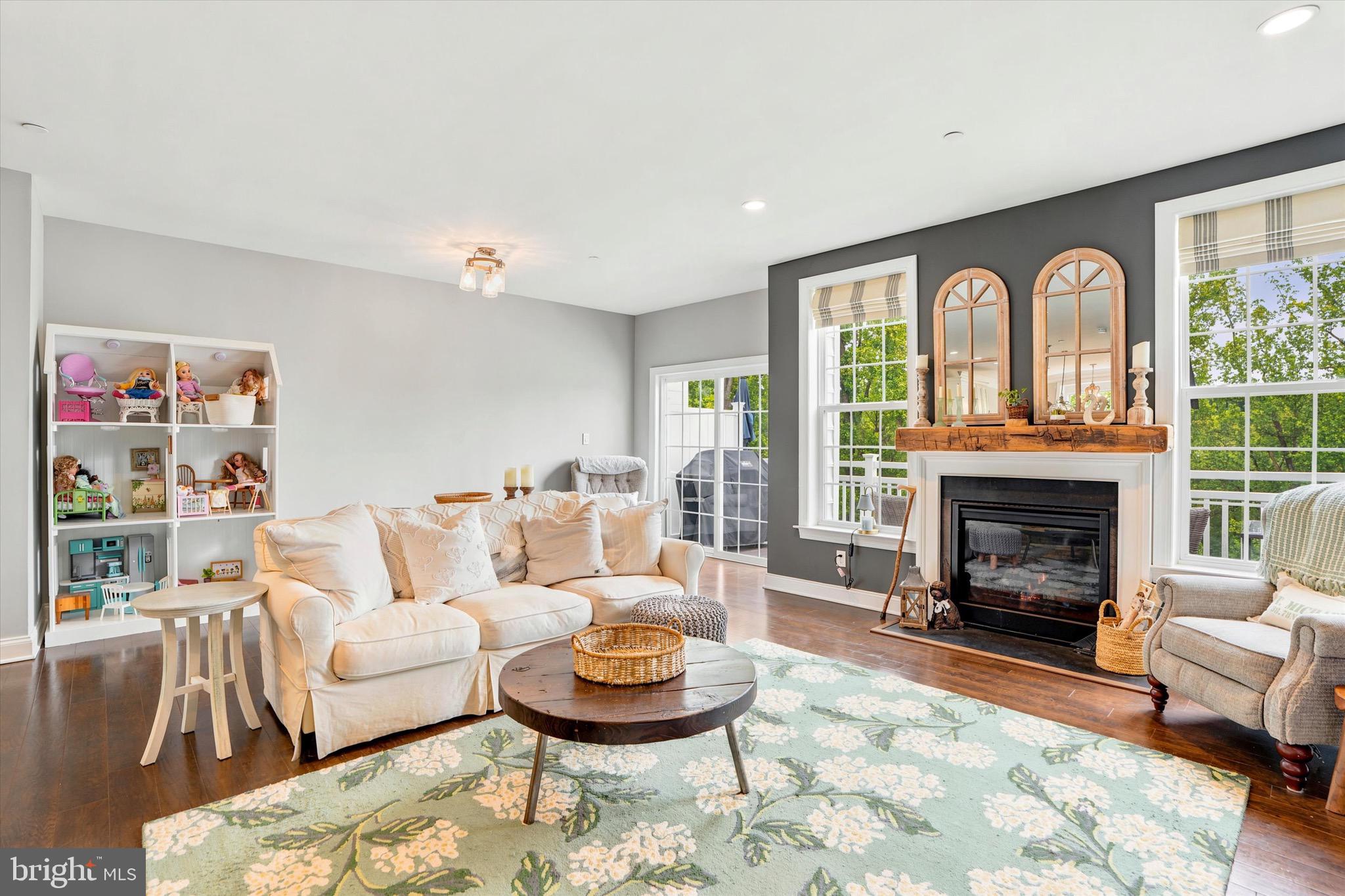 203 Corvus Circle Springfield, PA 19064 - Photo 13 of 41 Gas fireplace