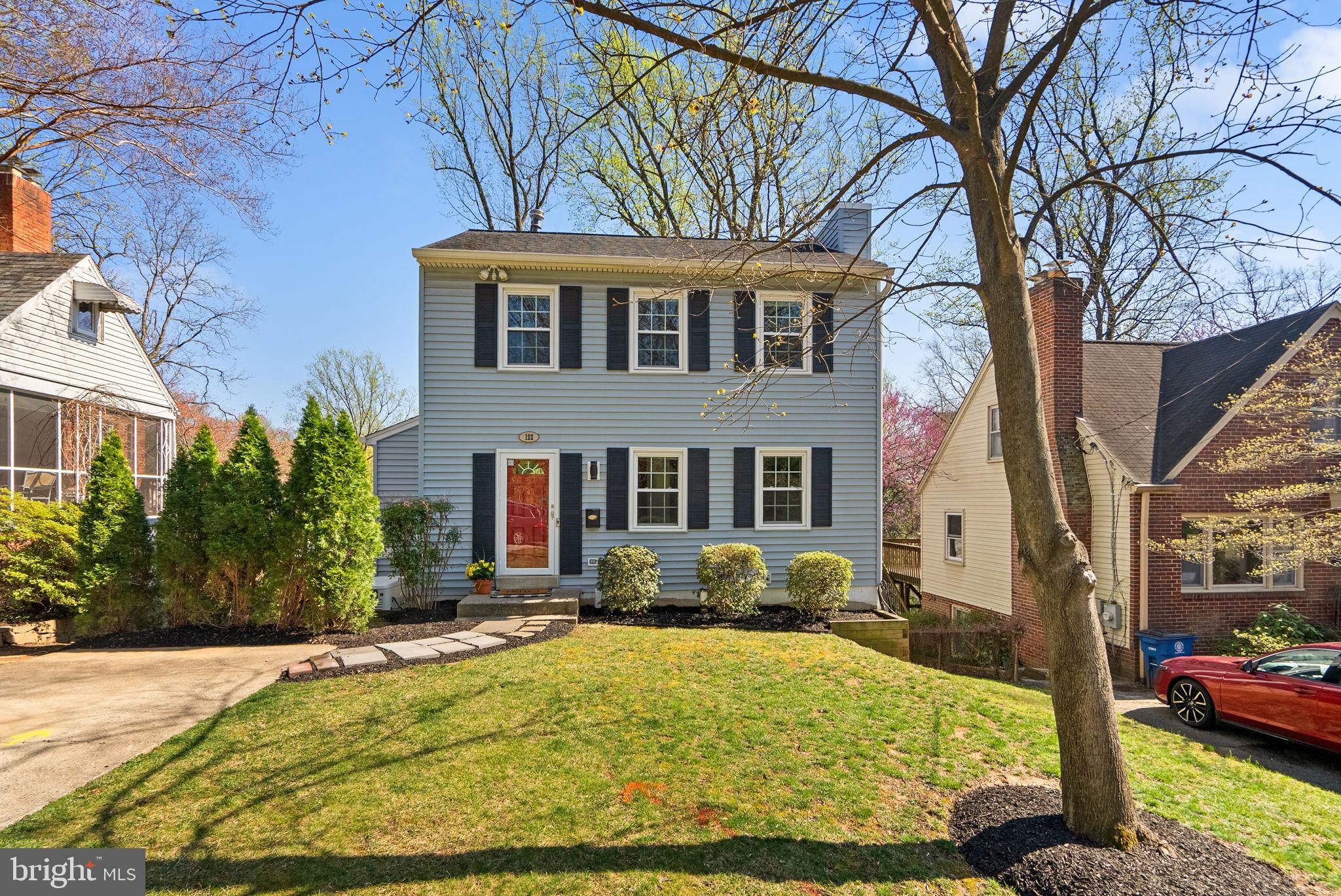 122 Hamilton Avenue Silver Spring, MD 20901 - Photo 3 of 45 a front view of a house with garden