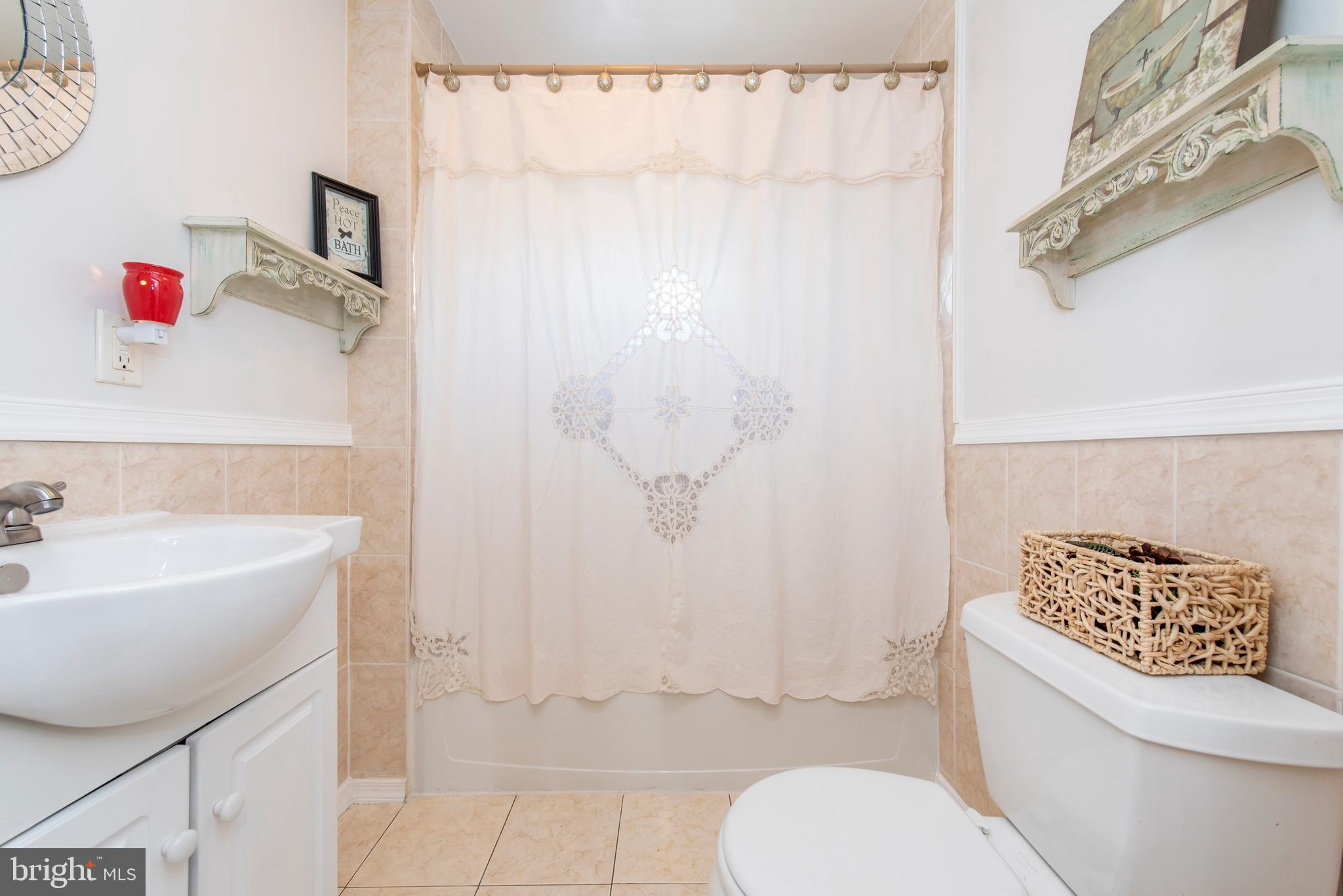 15336 Peach Orchard Road Silver Spring, MD 20905 - Photo 19 of 53 Main Level Full Bath