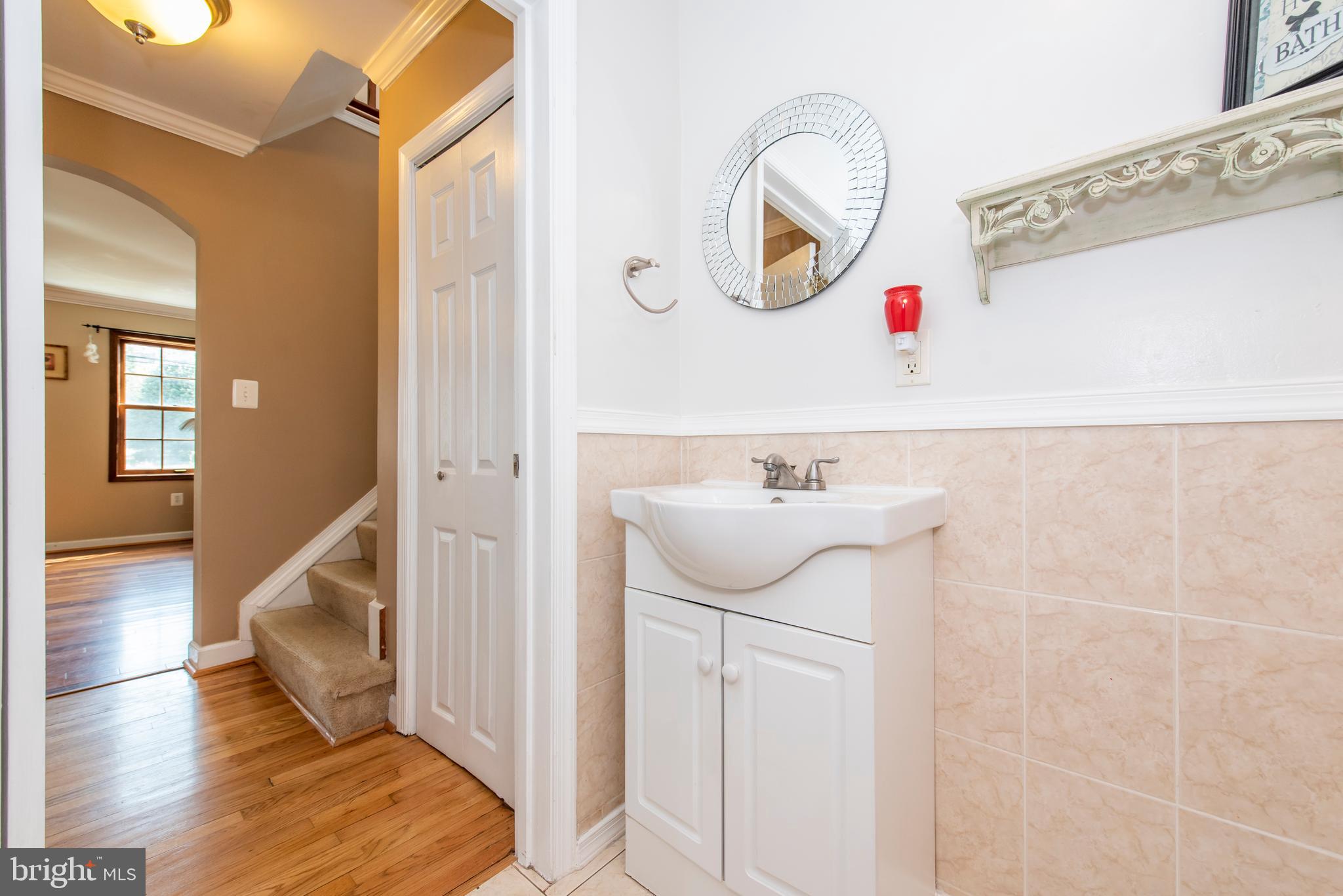 15336 Peach Orchard Road Silver Spring, MD 20905 - Photo 20 of 53 Main Level Full Bath