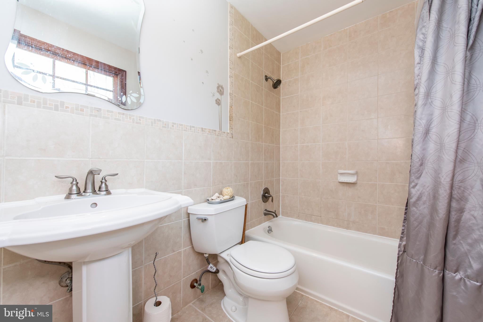 15336 Peach Orchard Road Silver Spring, MD 20905 - Photo 25 of 53 Owners Bath