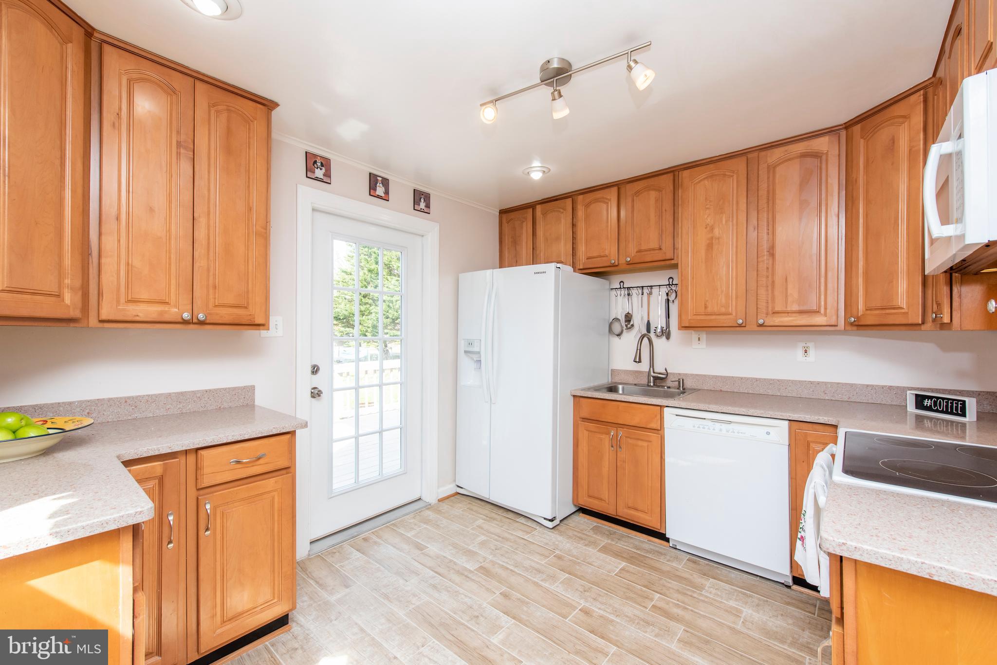 15336 Peach Orchard Road Silver Spring, MD 20905 - Photo 9 of 53 Kitchen