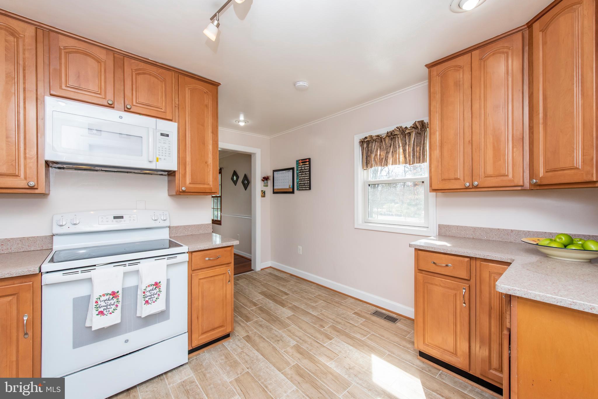 15336 Peach Orchard Road Silver Spring, MD 20905 - Photo 10 of 53 Kitchen