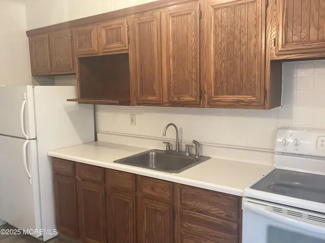 $2,000 | 25 King James Lane, Atlantic Highlands, NJ 07716