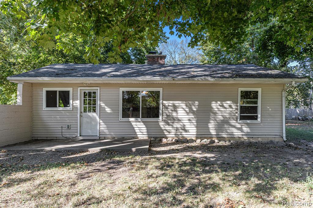 320 Barker Road Whitmore Lake, MI 48189 - Photo 22 of 27 Gallery Image 22