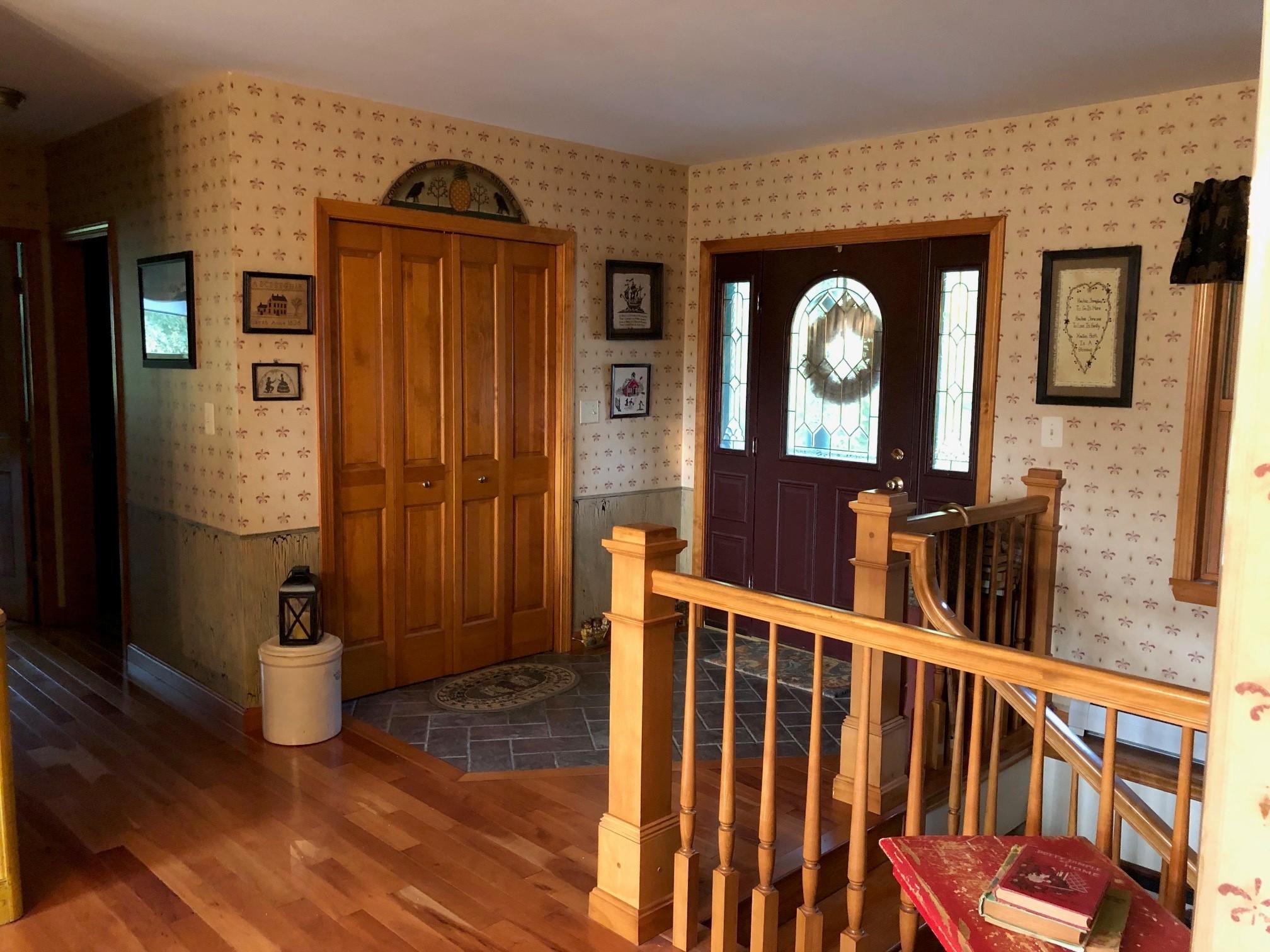 462 South Rumford Road Rumford, ME 04276 - Photo 11 of 68 Entry way-foyer way