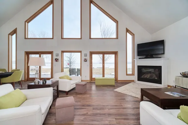 $1,550,000 | 8579 Bayview Road, Onekama, MI 49675