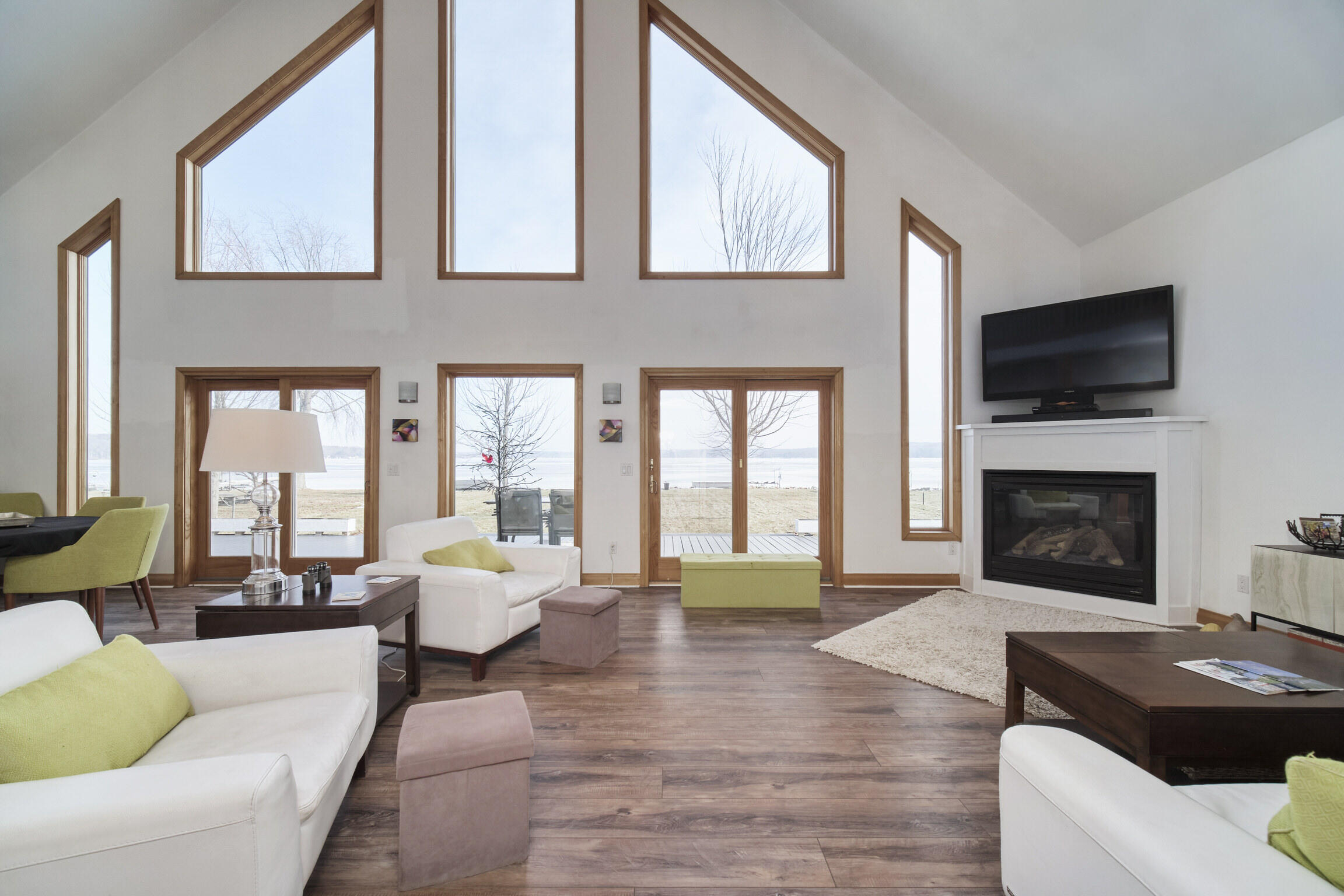 8579 Bayview Road Onekama, MI 49675 - Photo 19 of 72 Living room views