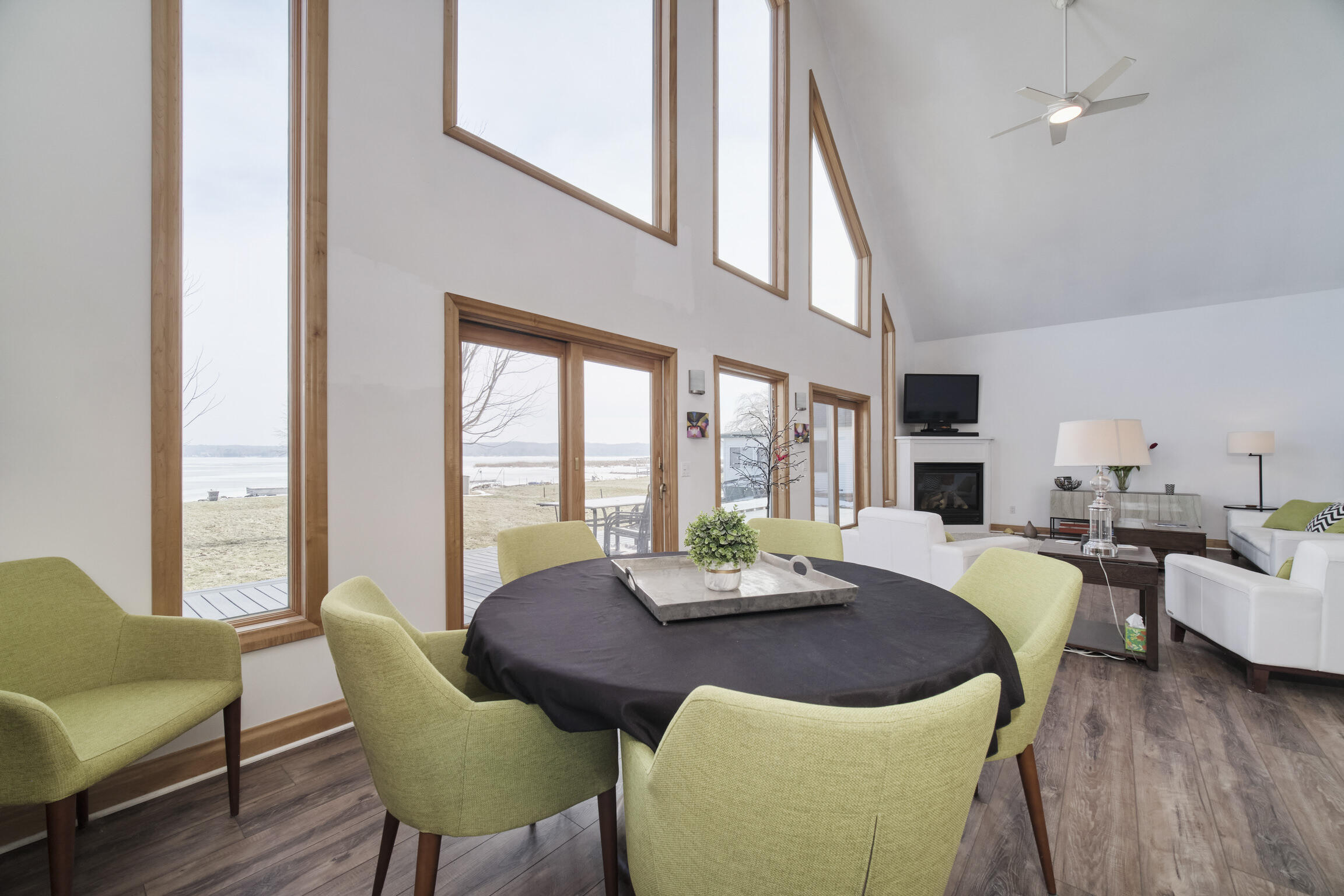 8579 Bayview Road Onekama, MI 49675 - Photo 25 of 72 Dining area