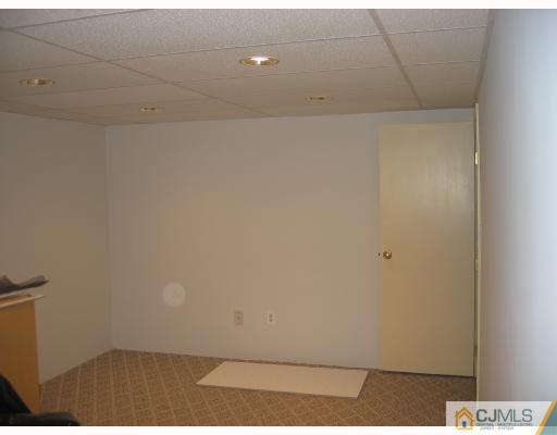 160 Parsonage Road Edison, NJ 08837 - Photo 8 of 10 Gallery Image 8