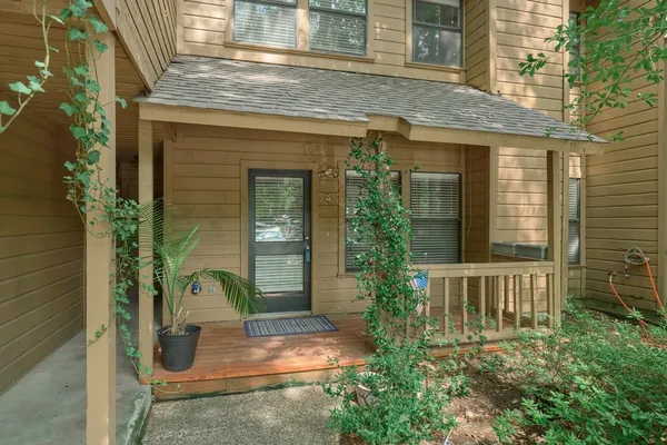 $199,500 | 4 Sawmill Grove Lane, Unit 4, The Woodlands, TX 77380