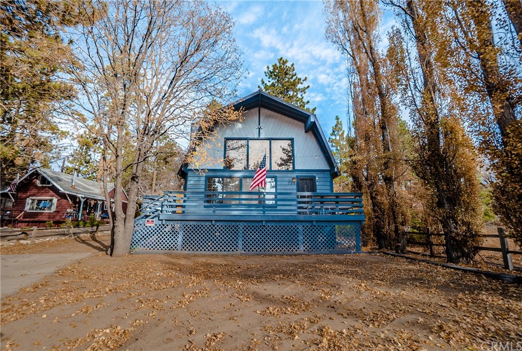 725 Temple Lane Big Bear Lake, CA 92315 - Photo 59 of 65 a front view of a house with a yard and large tree