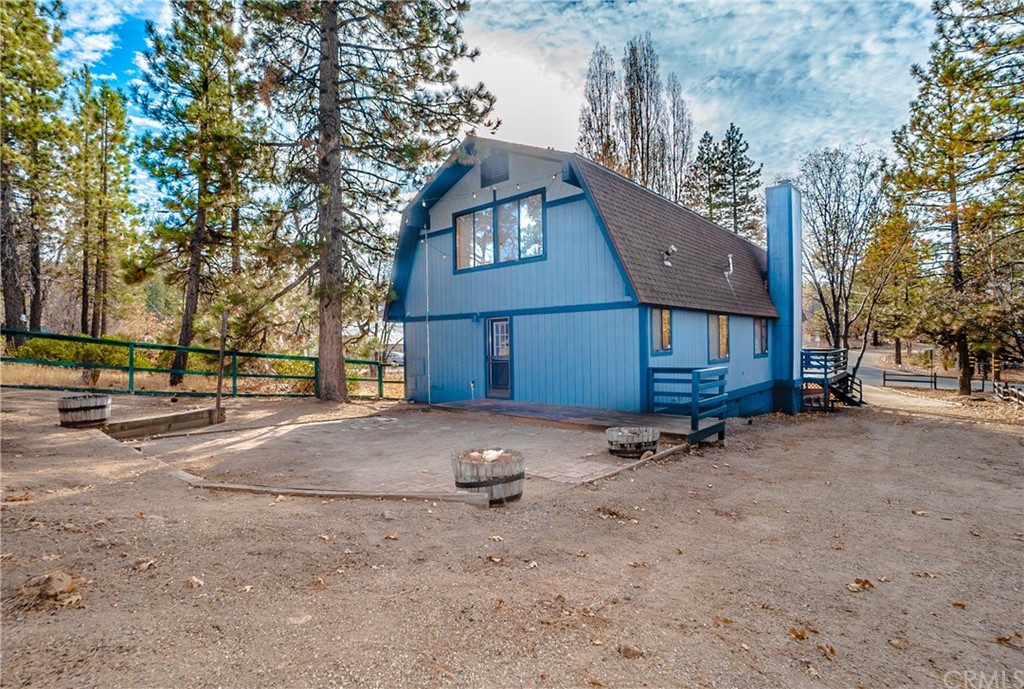 725 Temple Lane Big Bear Lake, CA 92315 - Photo 61 of 65 a house with a outdoor space