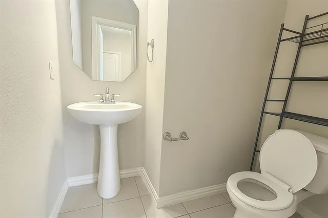 a view of entryway and hall