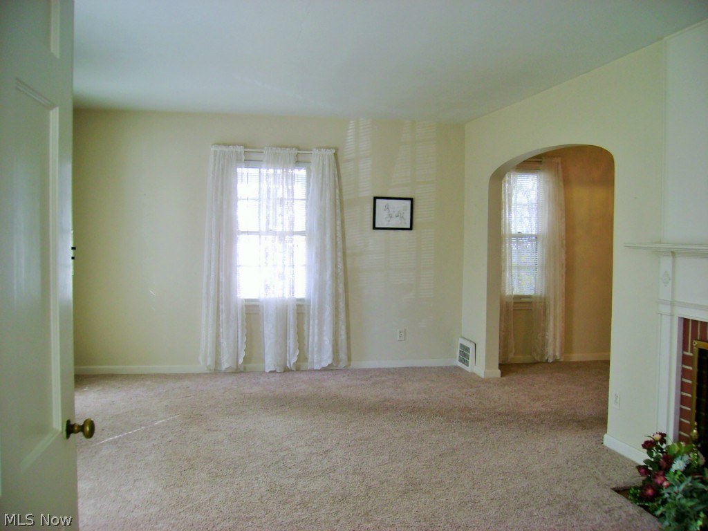 873 Englewood Road Cleveland Heights, OH 44121 - Photo 3 of 11