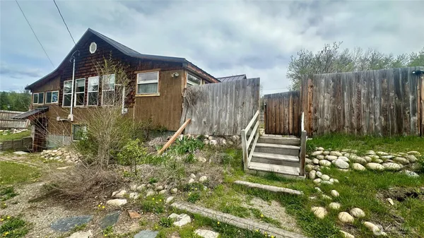 $625,000 | 400 Bluff Street, Winthrop, WA 98862