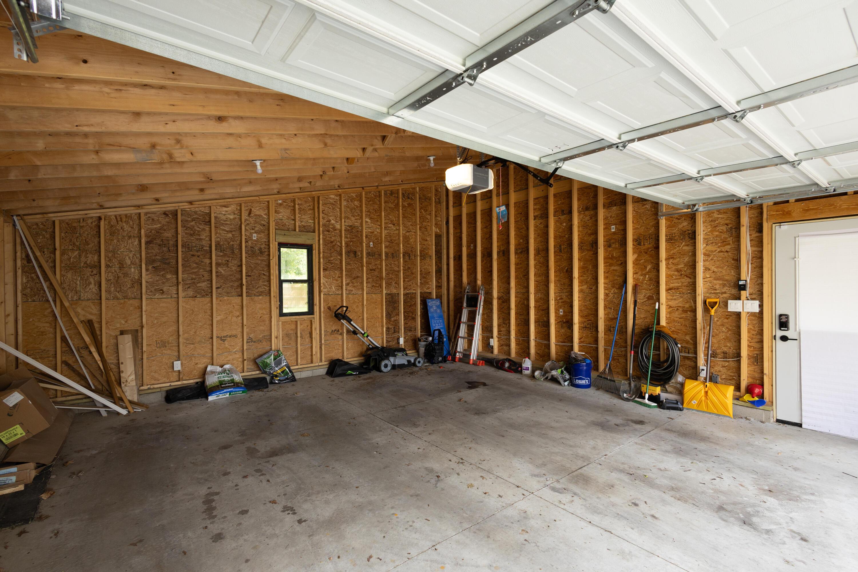 1136 Lockbourne Road Columbus, OH 43206 - Photo 32 of 37