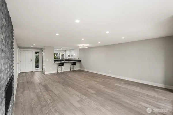 $899,500 | 6121 Northeast 175th Street, Unit A202, Kenmore, WA 98028