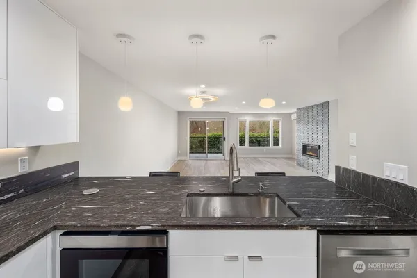 $899,500 | 6121 Northeast 175th Street, Unit A202, Kenmore, WA 98028