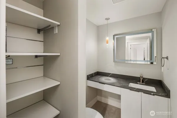 $899,500 | 6121 Northeast 175th Street, Unit A202, Kenmore, WA 98028