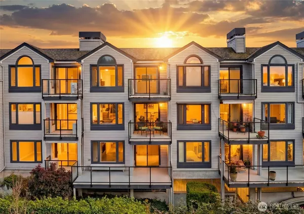 $899,500 | 6121 Northeast 175th Street, Unit A202, Kenmore, WA 98028