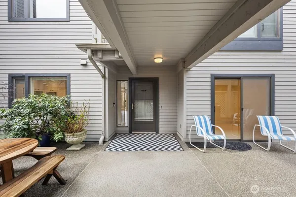 $899,500 | 6121 Northeast 175th Street, Unit A202, Kenmore, WA 98028