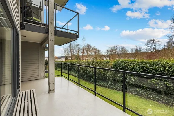 $899,500 | 6121 Northeast 175th Street, Unit A202, Kenmore, WA 98028