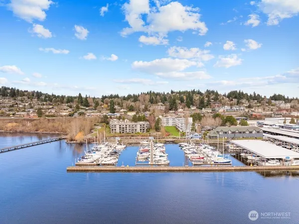 $899,500 | 6121 Northeast 175th Street, Unit A202, Kenmore, WA 98028