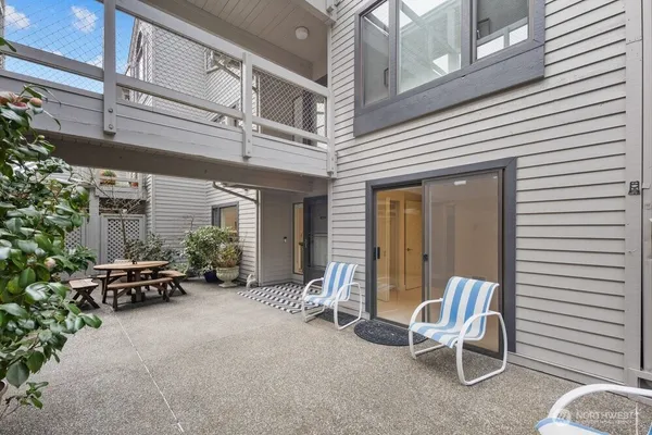 $899,500 | 6121 Northeast 175th Street, Unit A202, Kenmore, WA 98028