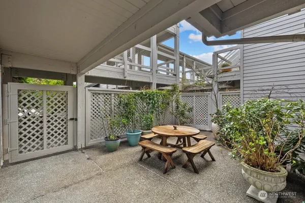 $899,500 | 6121 Northeast 175th Street, Unit A202, Kenmore, WA 98028