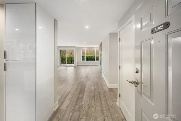 $899,500 | 6121 Northeast 175th Street, Unit A202, Kenmore, WA 98028