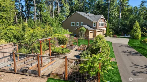 $1,695,000 | 13874 La Vigne Court Northeast, Bainbridge Island, WA 98110