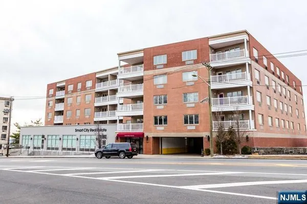 $2,624 | 411 Brinkerhoff Avenue, Unit 307, Palisades Park, NJ 07650